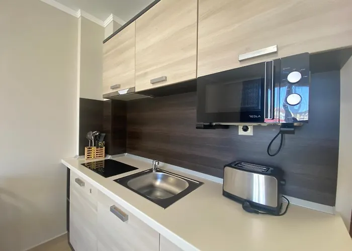 Summer Breеze 204 Private Sunny Apartment *